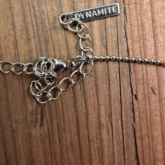 Elegant Silver Pendant Necklace - Picture 3 of 3